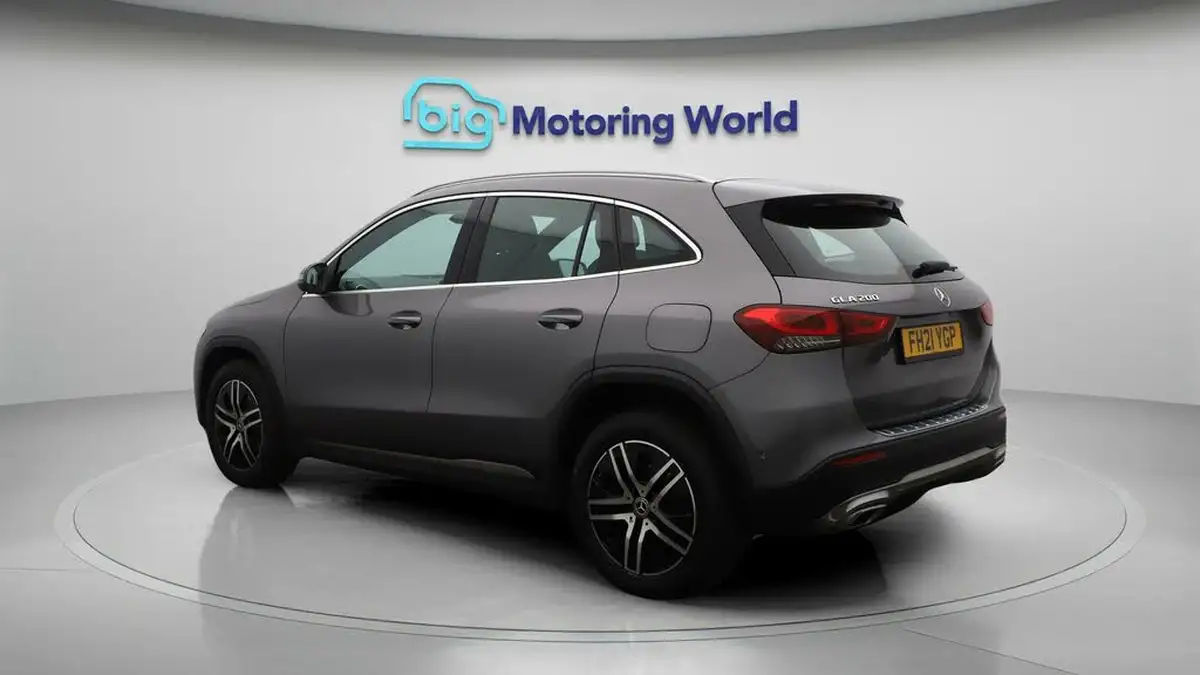 2021-mercedes-benz-gla-class-13-gla-200-sport-executive-big-5