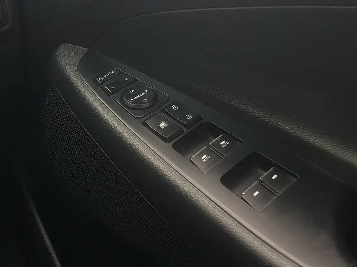 2019-hyundai-tucson-16-gdi-se-nav-big-18
