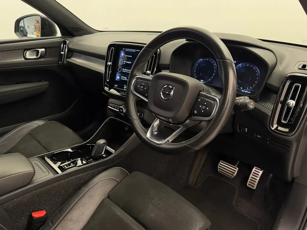 2020-volvo-xc40-15-t3-r-design-geartronic-big-18