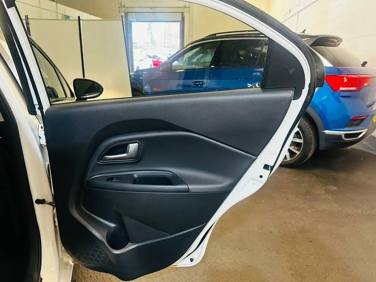 2016-kia-rio-125-sr7-5d-big-38