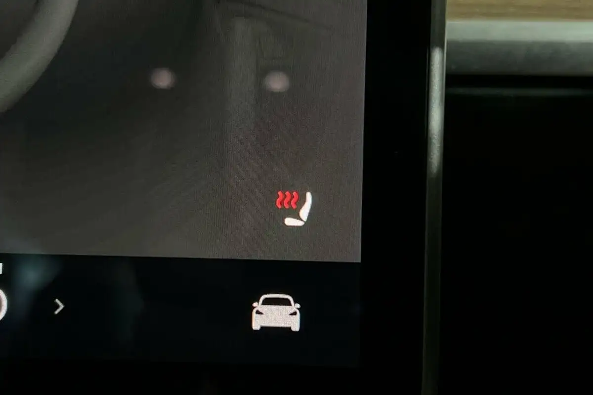 2020-tesla-model-3-e-long-range-big-29