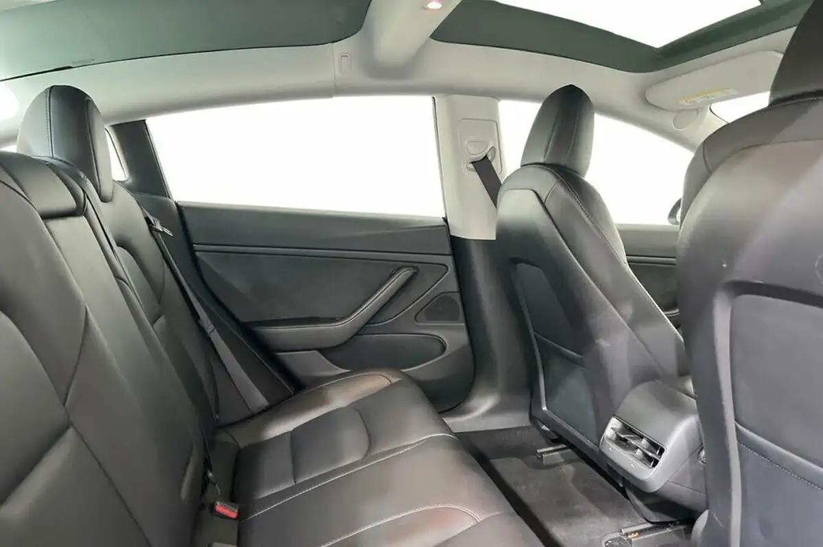 2020-tesla-model-3-e-long-range-big-7