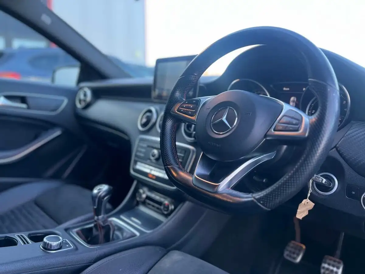2016-mercedes-benz-a-class-15d-a180d-amg-line-ss-big-12