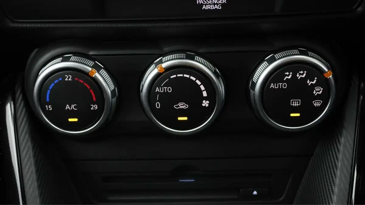 2020-mazda-mazda2-15-skyactiv-g-se-l-big-11