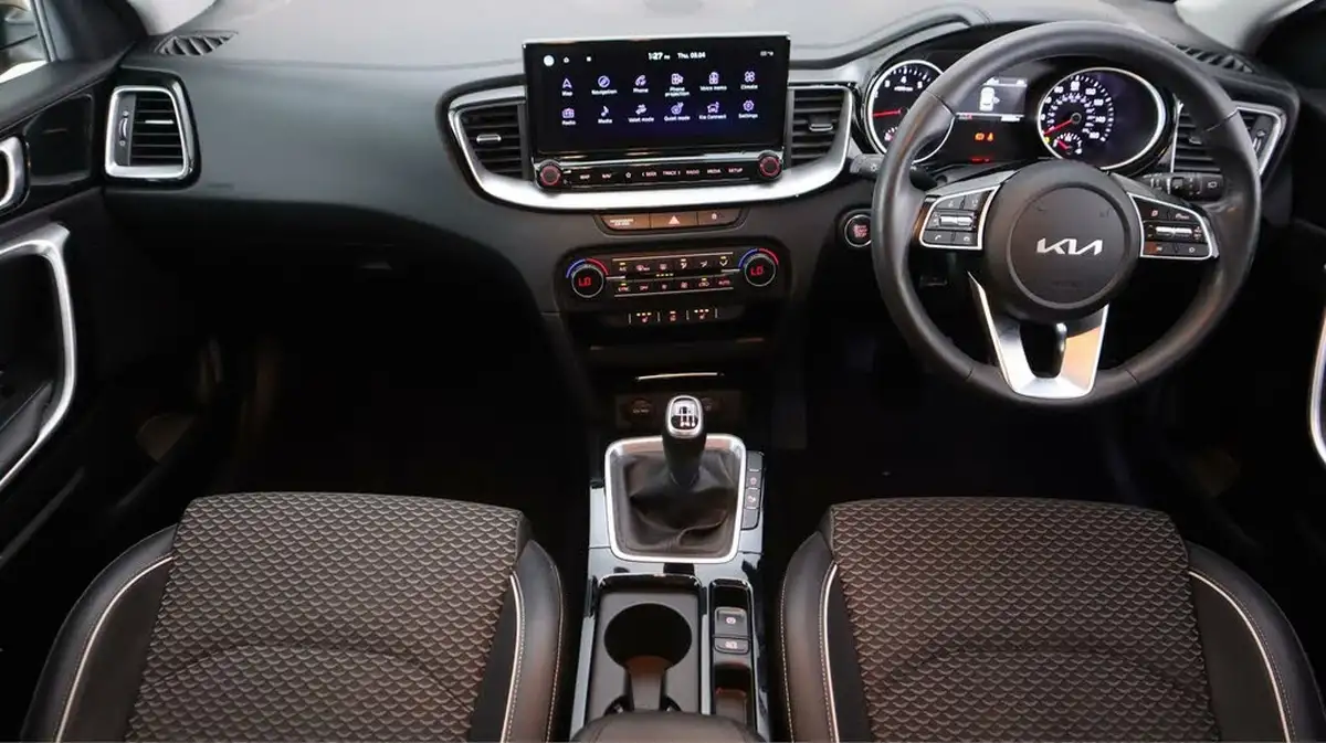 2022-kia-xceed-15-t-gdi-3-big-12