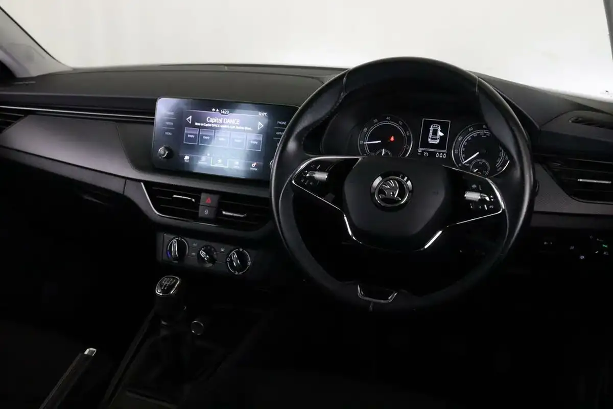2021-skoda-kamiq-10-tsi-se-95ps-big-13