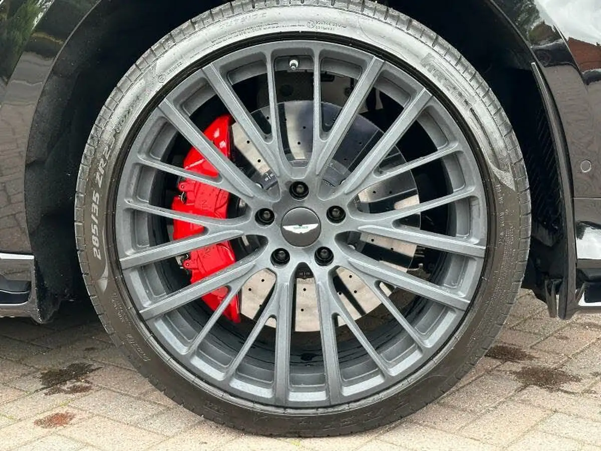 2023-aston-martin-dbx-40-v8-big-3
