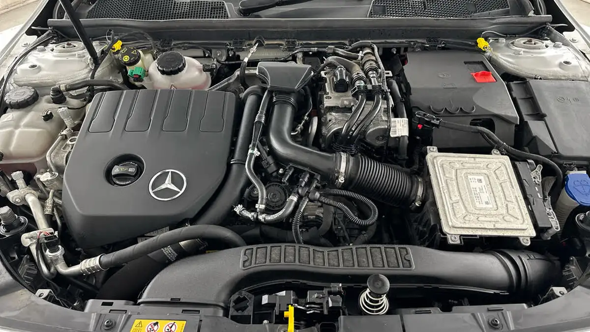 2020-mercedes-benz-a-class-13-a250e-amg-line-premium-hatchback-5d-big-15