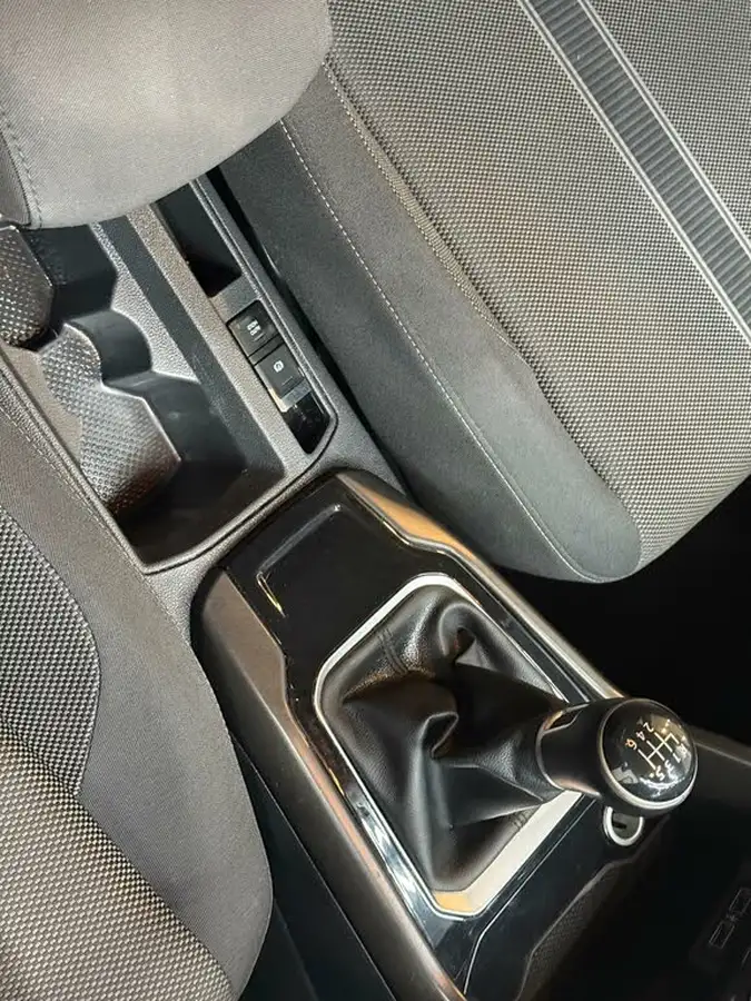 2019-volkswagen-t-roc-16tdi-se-big-13