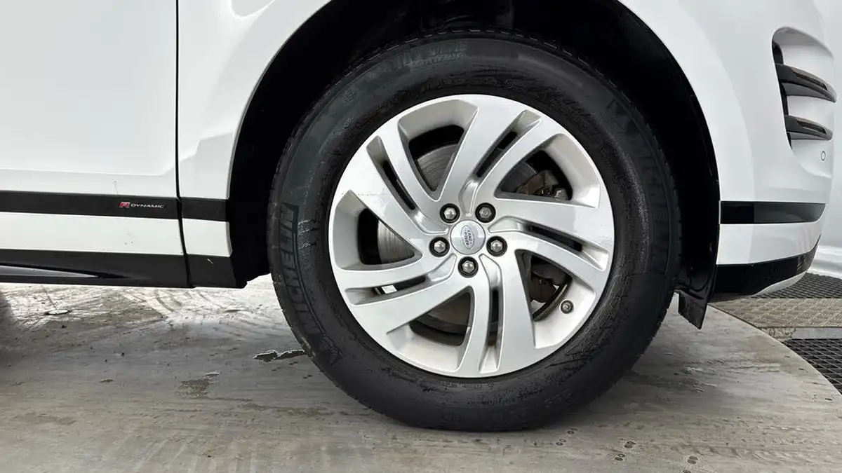 2019-land-rover-range-rover-evoque-20-d150-r-dynamic-big-25