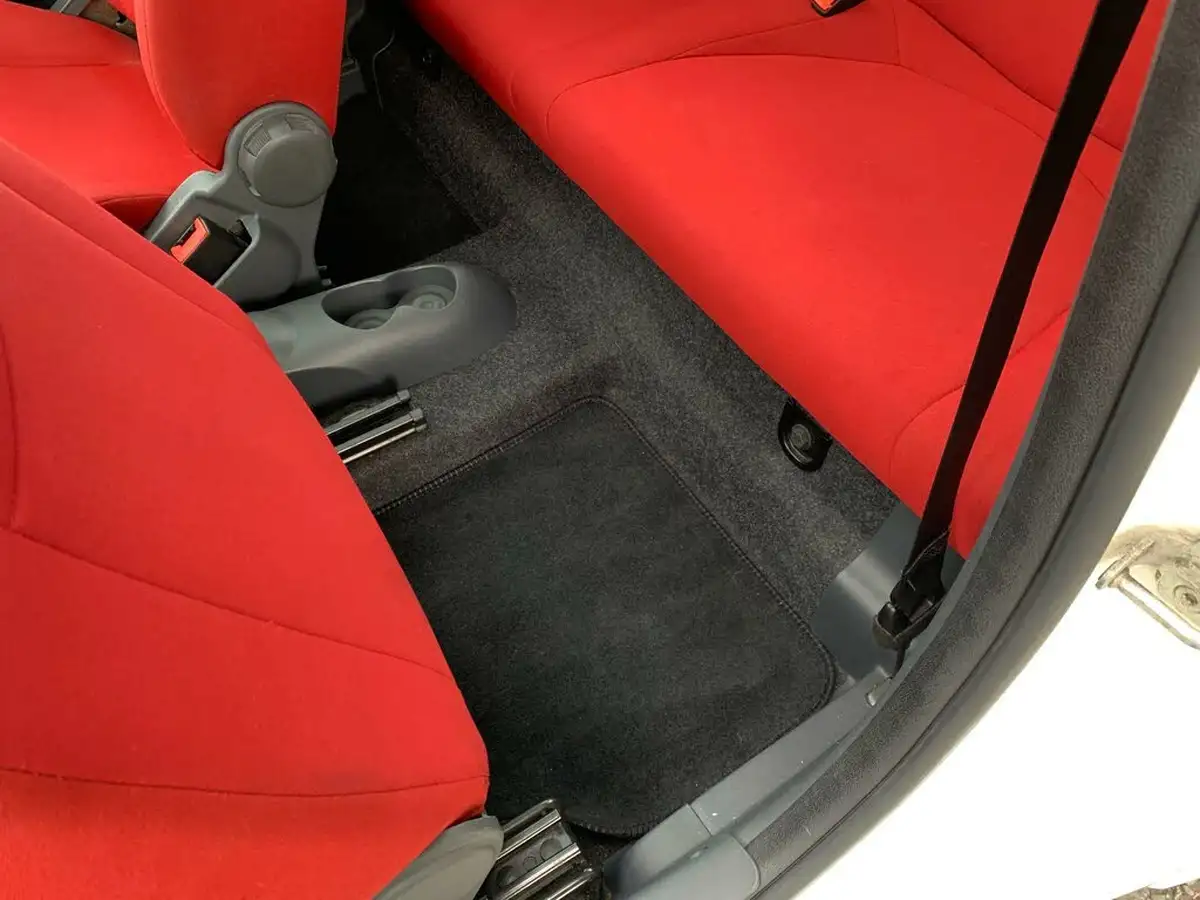 2011-fiat-500-12-lounge-big-12