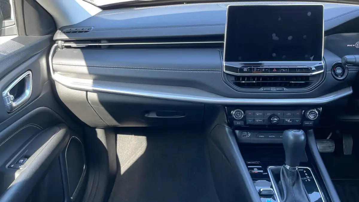 2022-jeep-compass-13-gse-s-big-11