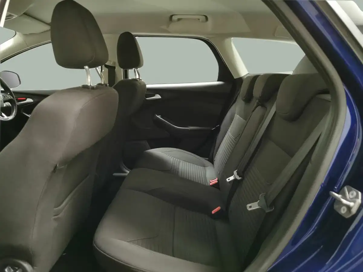 2015-ford-focus-16-titanium-estate-big-25