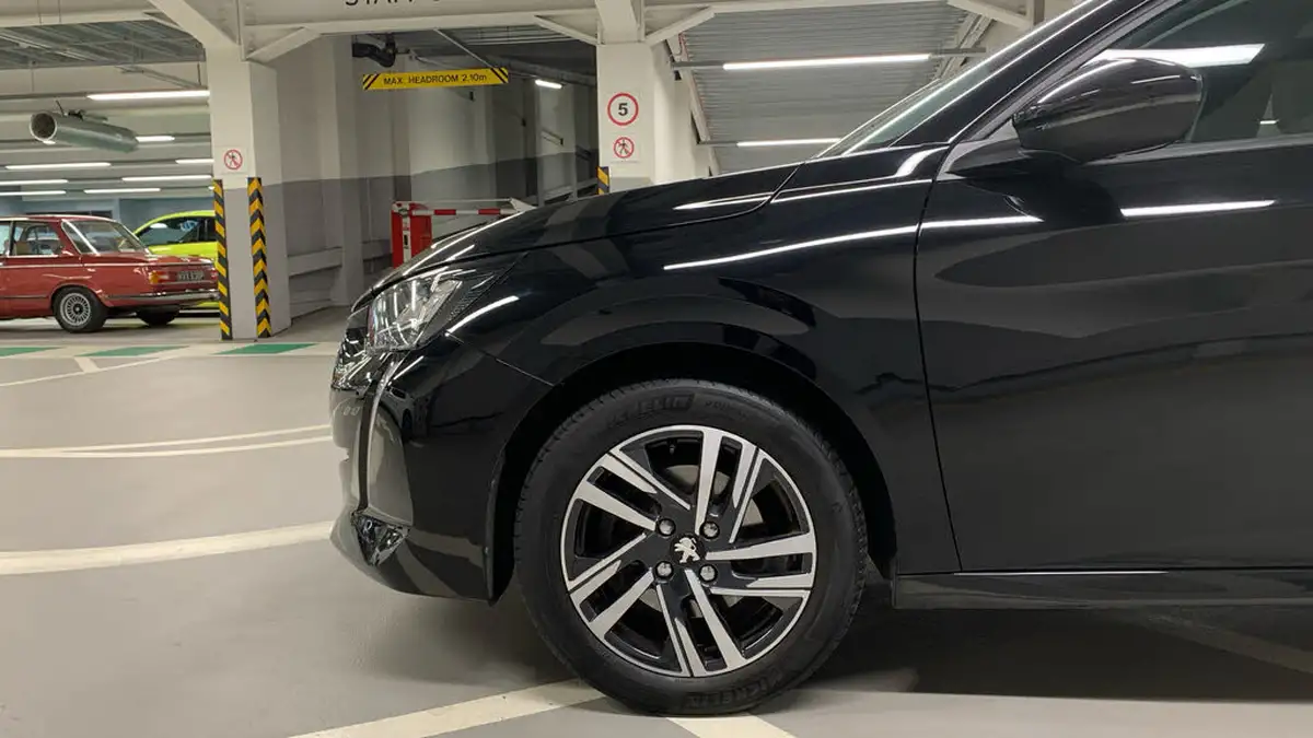 2022-peugeot-208-12-puretech-allure-100bhp-big-13