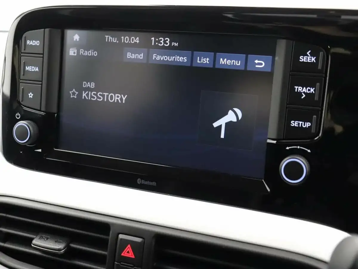 2022-hyundai-i10-12-premium-big-26