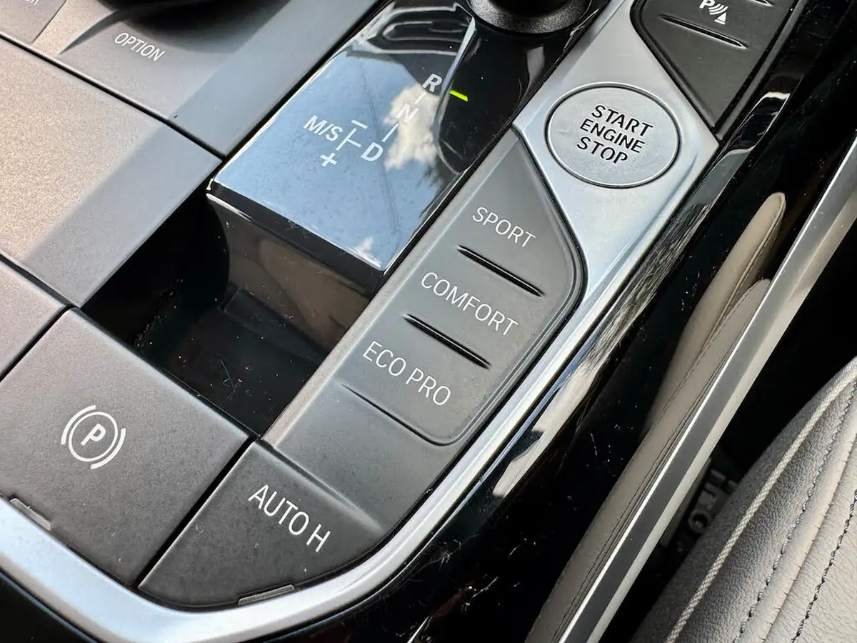 2021-bmw-3-series-20td-320d-sport-touring-5d-big-35