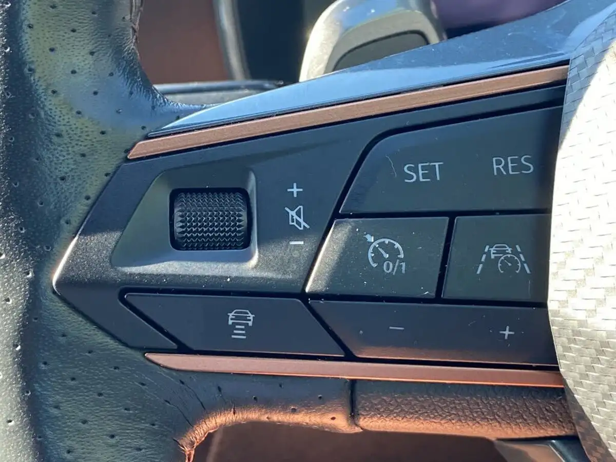 2022-cupra-leon-nf-20-tsi-vz3-300ps-hatchback-big-28