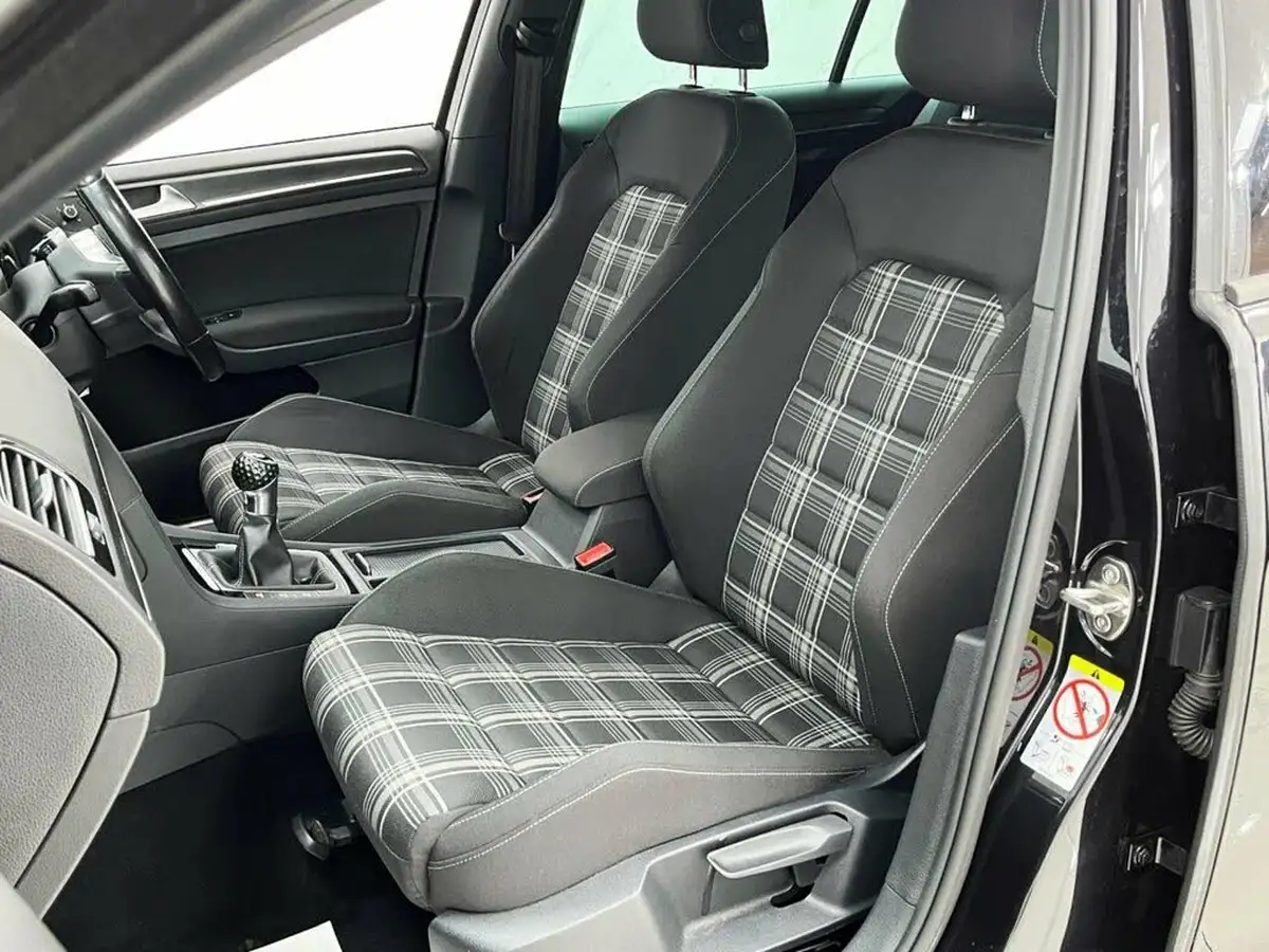 2018-volkswagen-golf-20tdi-gtd-hatchback-5d-big-18