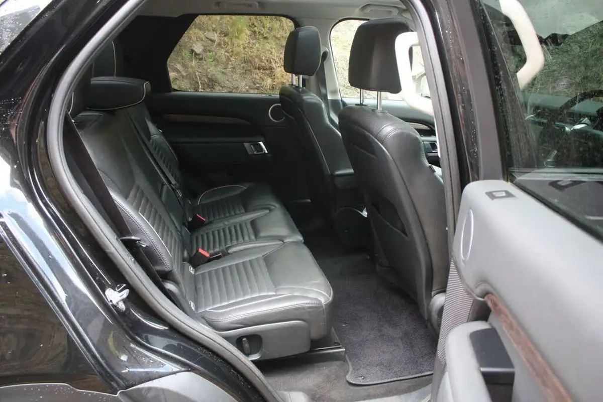 2017-land-rover-discovery-20sd4-hse-240ps-awd-station-wagon-5d-auto-big-10