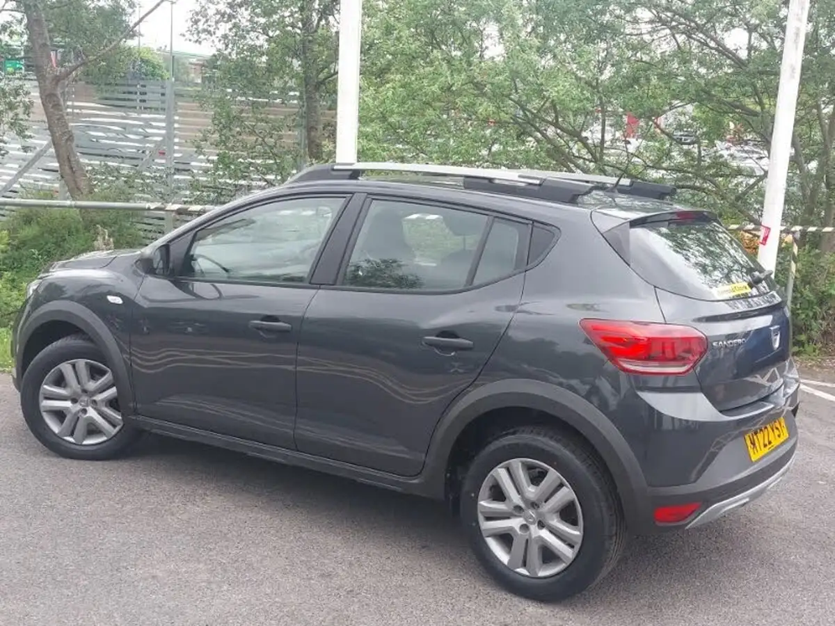 2022-dacia-sandero-stepway-10-tce-essential-90bhp-big-1