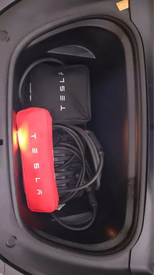 2022-tesla-model-y-e-long-range-big-19