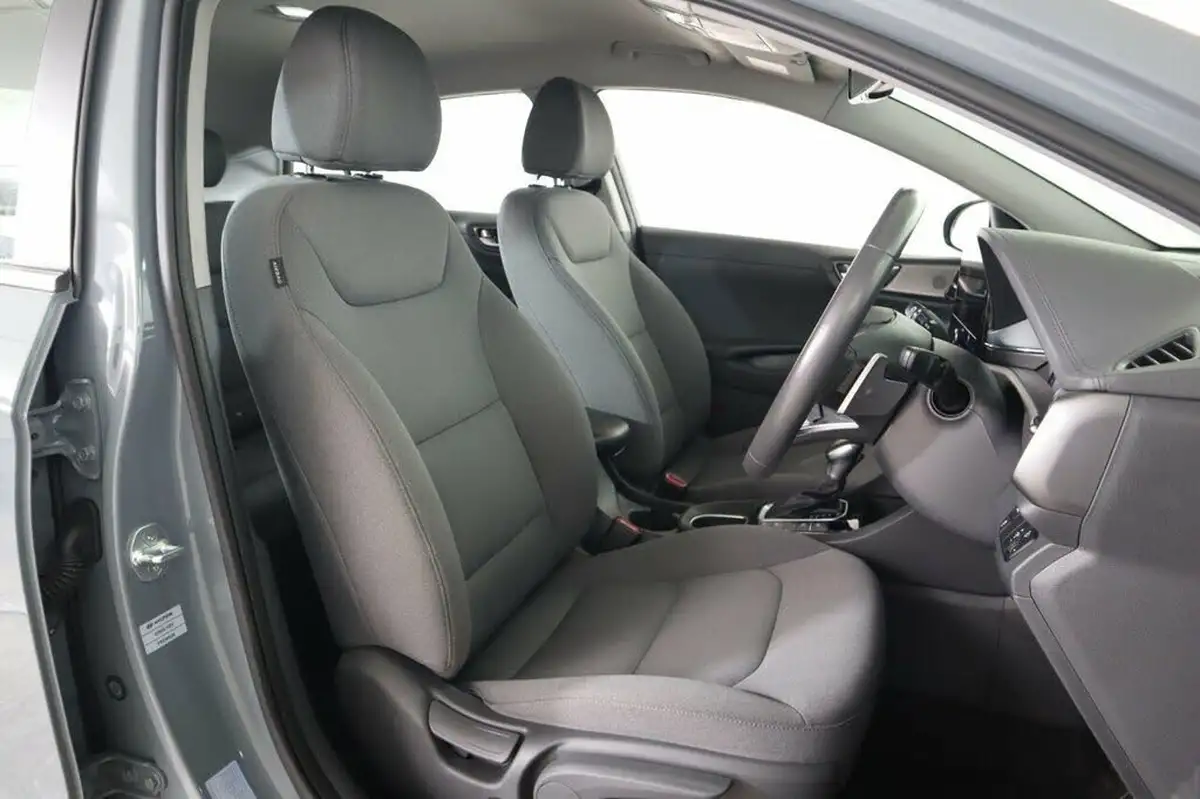 2021-hyundai-ioniq-16-gdi-premium-hybrid-big-10