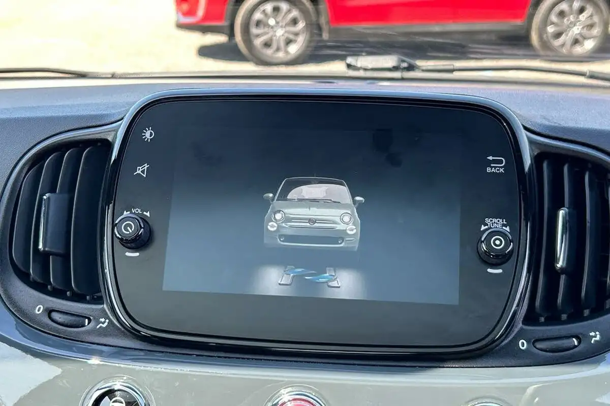 2020-fiat-500-10-lounge-big-20