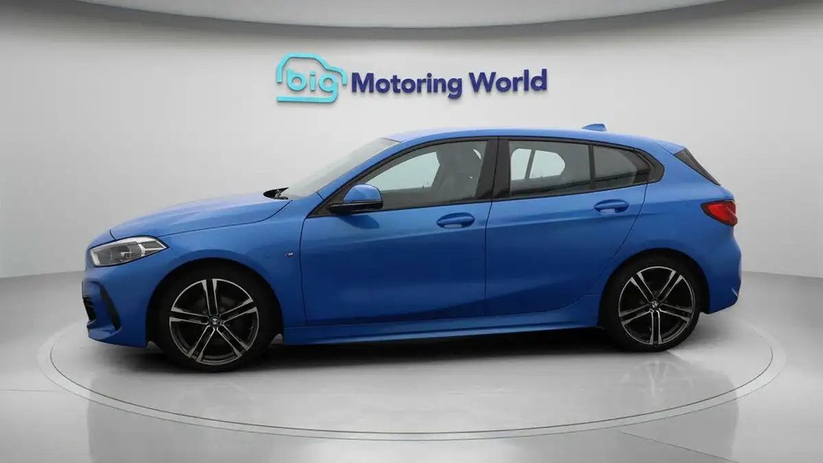 2022-bmw-1-series-15-118i-m-sport-lcp-dct-big-4