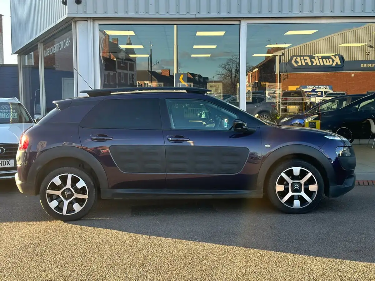 2015-citroen-c4-cactus-16bluehdi-flair-big-4