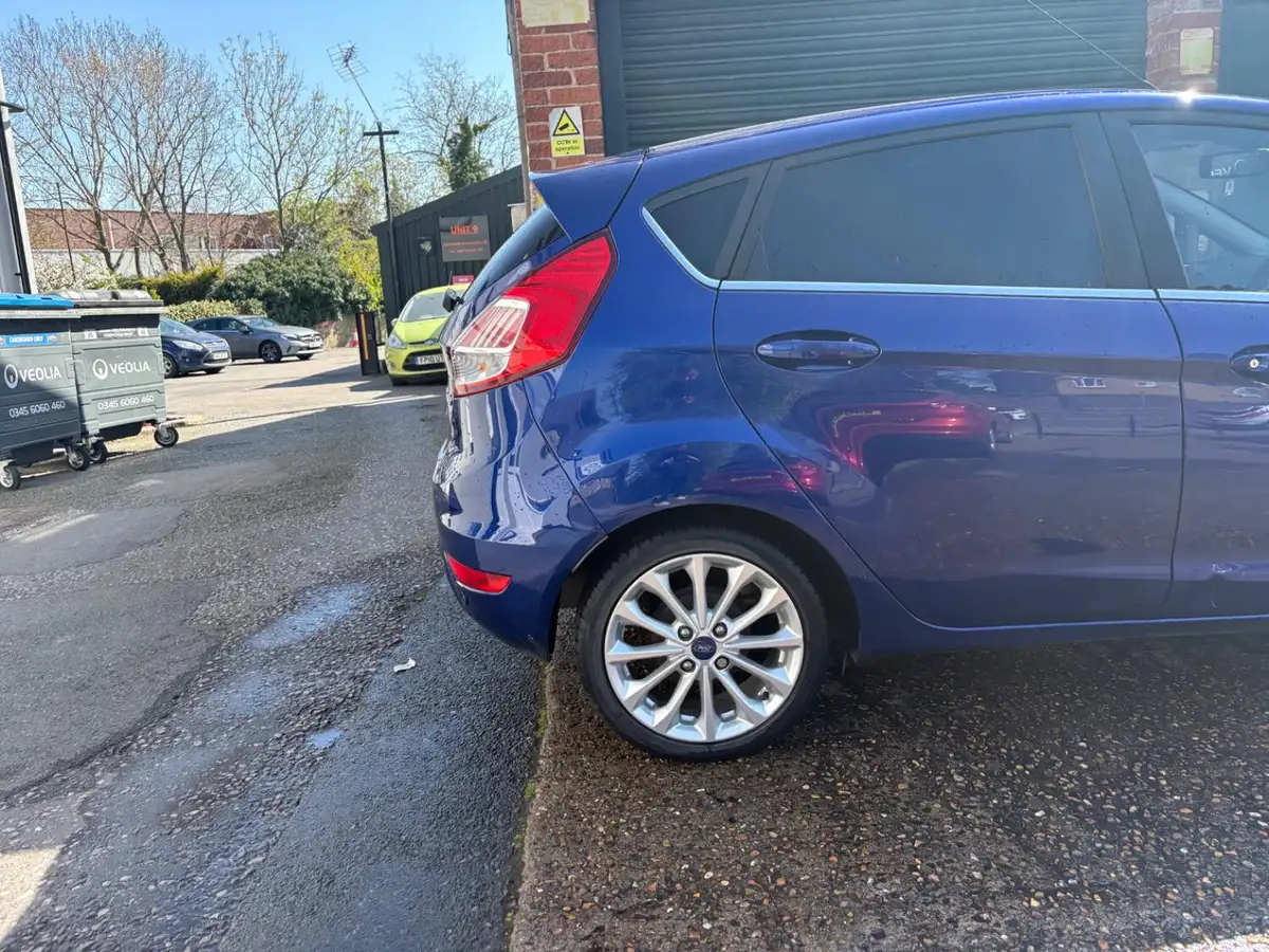 2016-ford-fiesta-10t-titanium-x-125ps-ss-5d-big-12