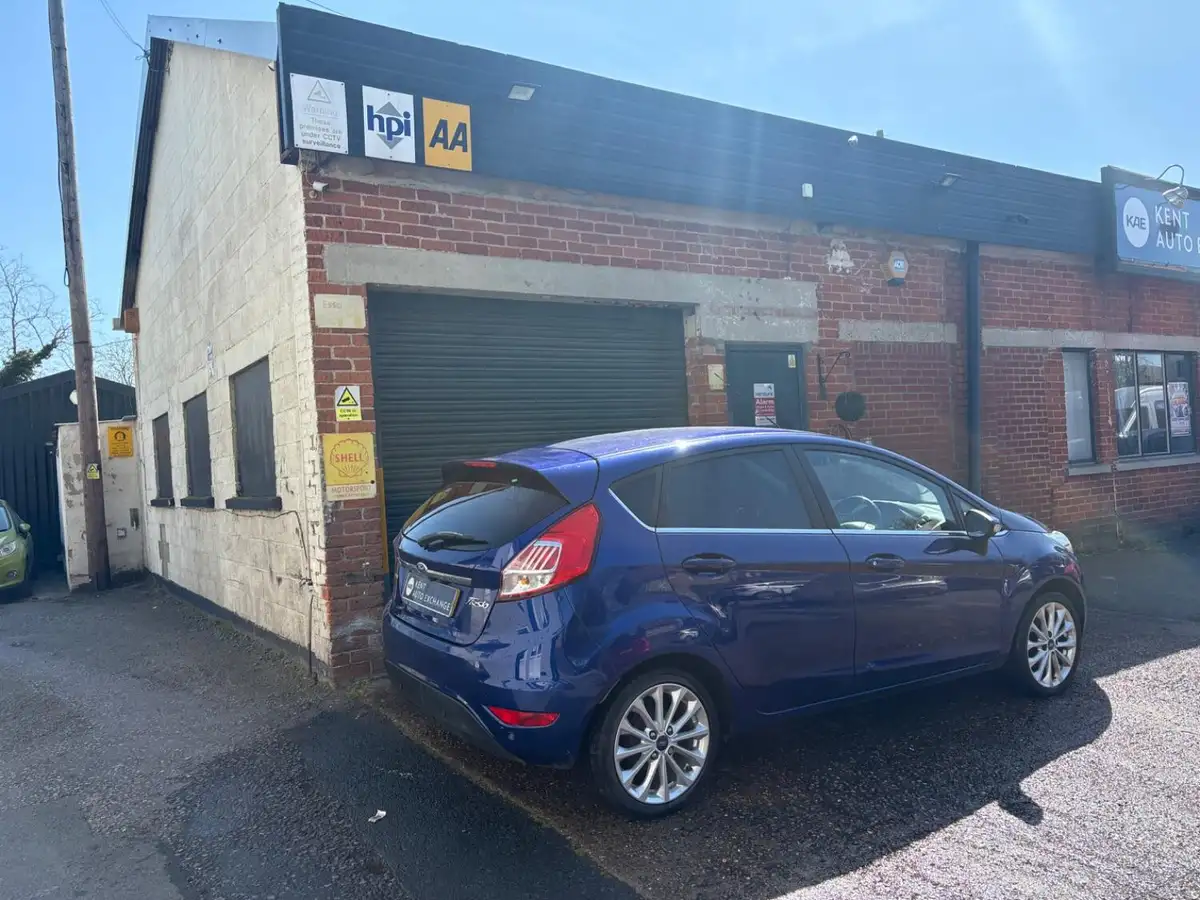 2016-ford-fiesta-10t-titanium-x-125ps-ss-5d-big-8