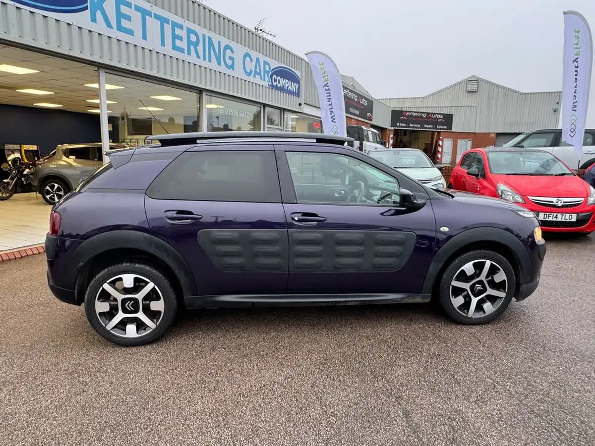 2015-citroen-c4-cactus-16bluehdi-flair-big-28