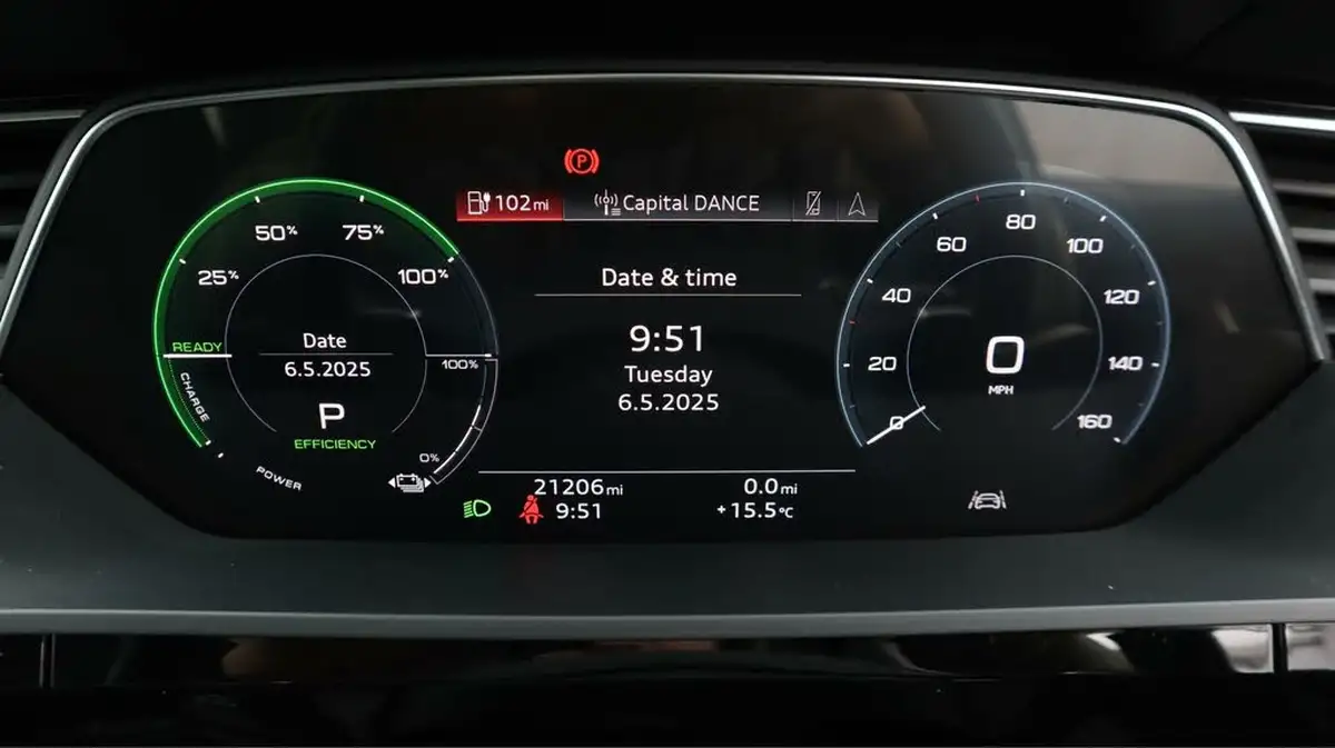 2021-audi-e-tron-50e-technik-station-wagon-big-10