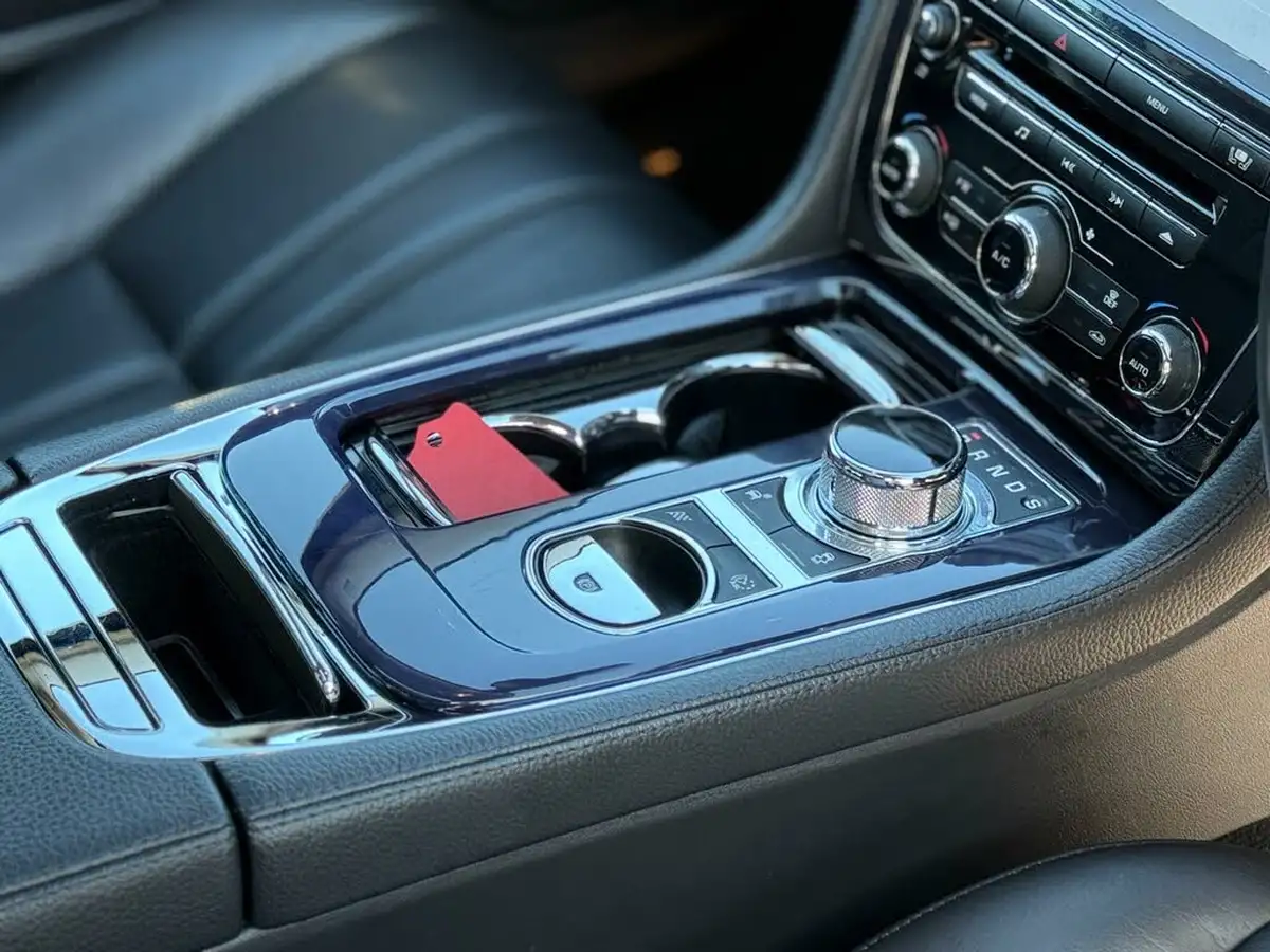 2011-jaguar-xj-series-30td-xj-luxury-swb-big-17