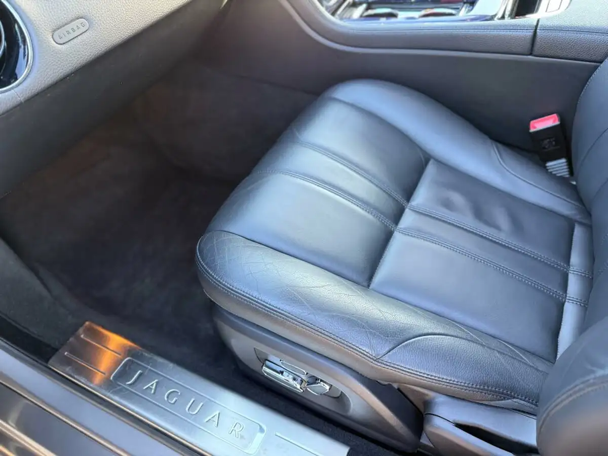 2011-jaguar-xj-series-30td-xj-luxury-swb-big-41