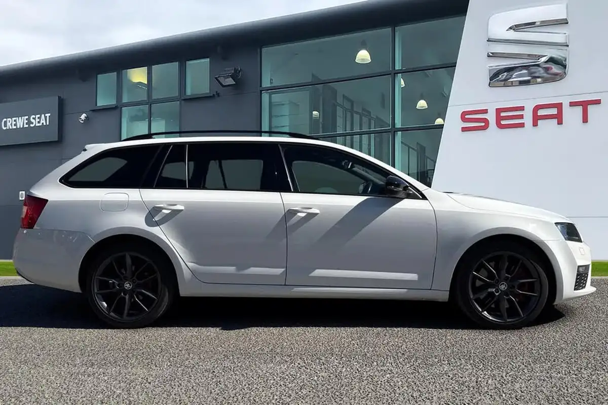 2014-skoda-octavia-20tdi-vrs-estate-big-2