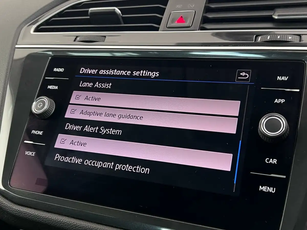 2018-volkswagen-tiguan-20tdi-se-navigation-150ps-ss-dsg-big-29