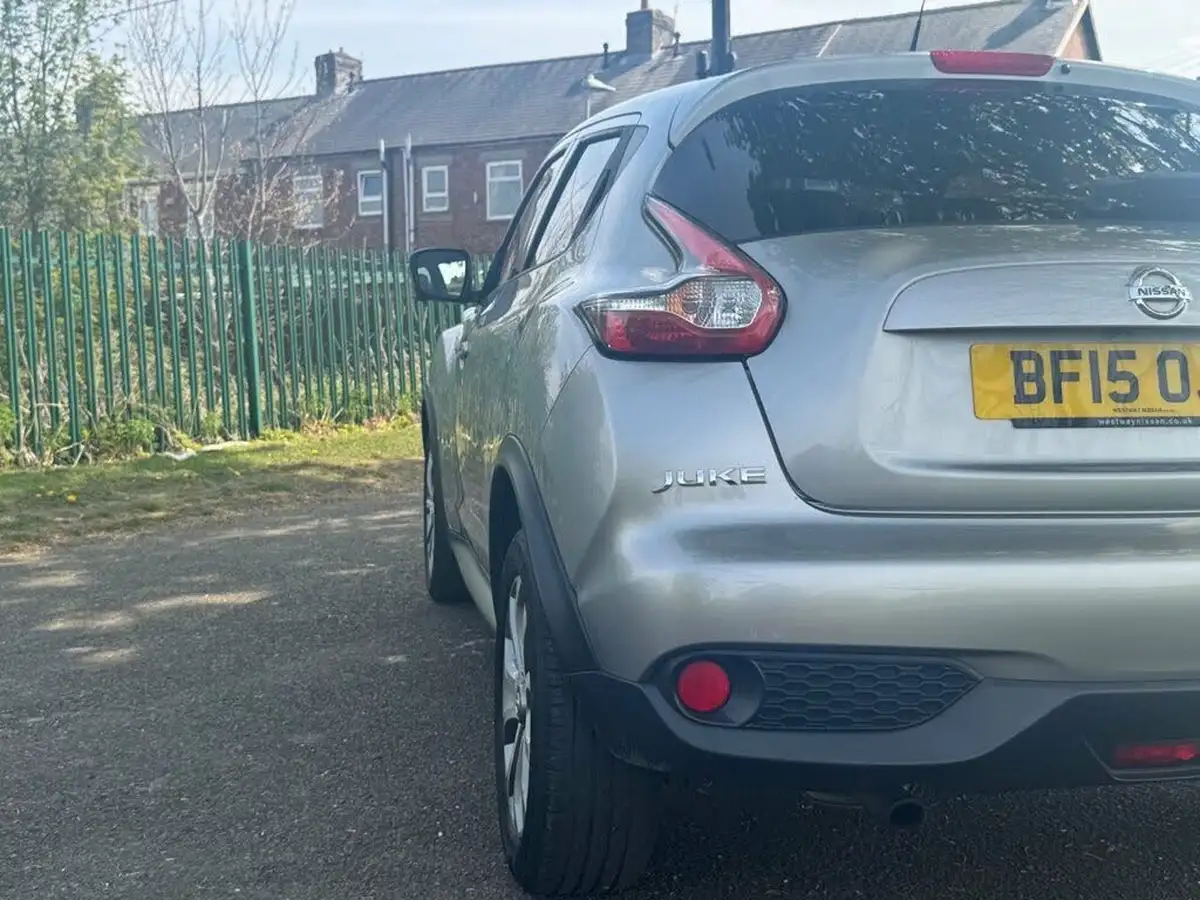 2015-nissan-juke-12-tekna-big-30