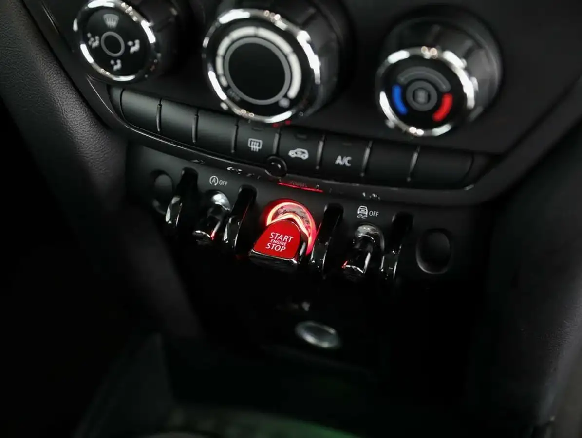 2020-mini-countryman-20td-cooper-d-classic-comfort-auto-big-23