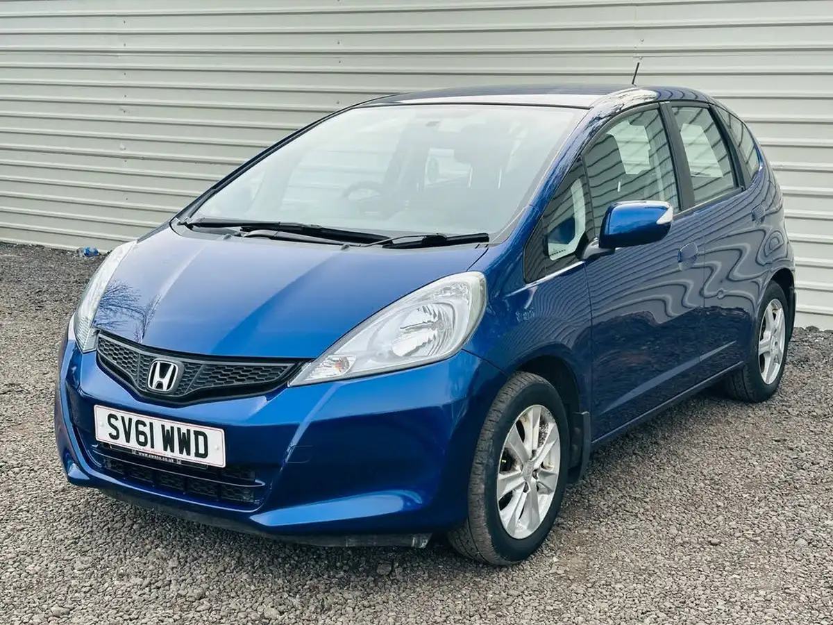 2011-honda-jazz-14-es-big-8