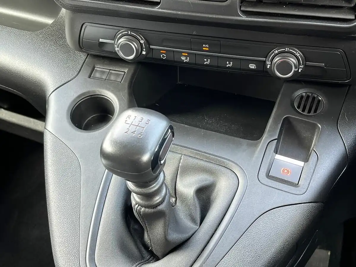 2022-vauxhall-combo-15cdti-sportive-2300-100pseu6d-l1h1-big-21