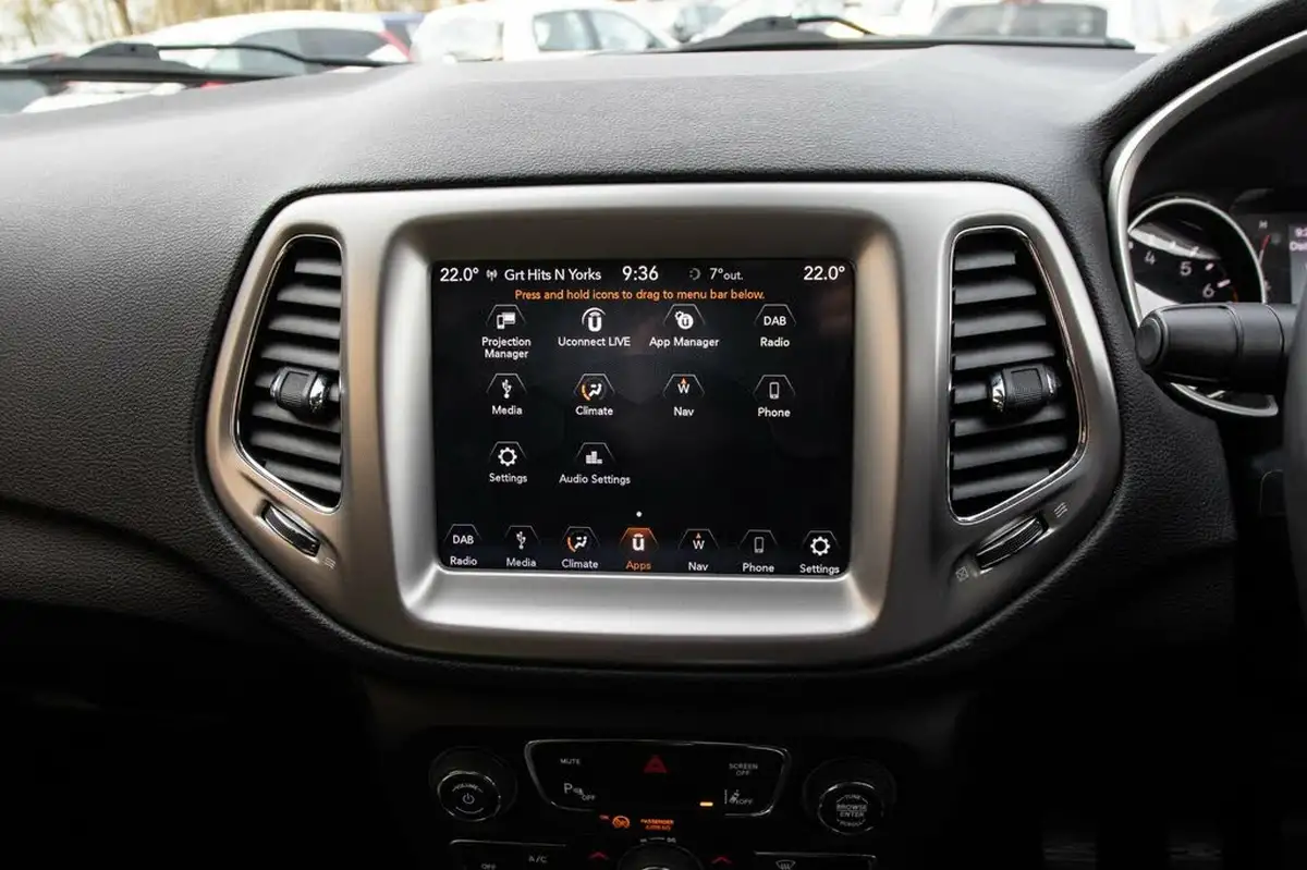 2018-jeep-compass-14-multiair-ii-longitude-big-26