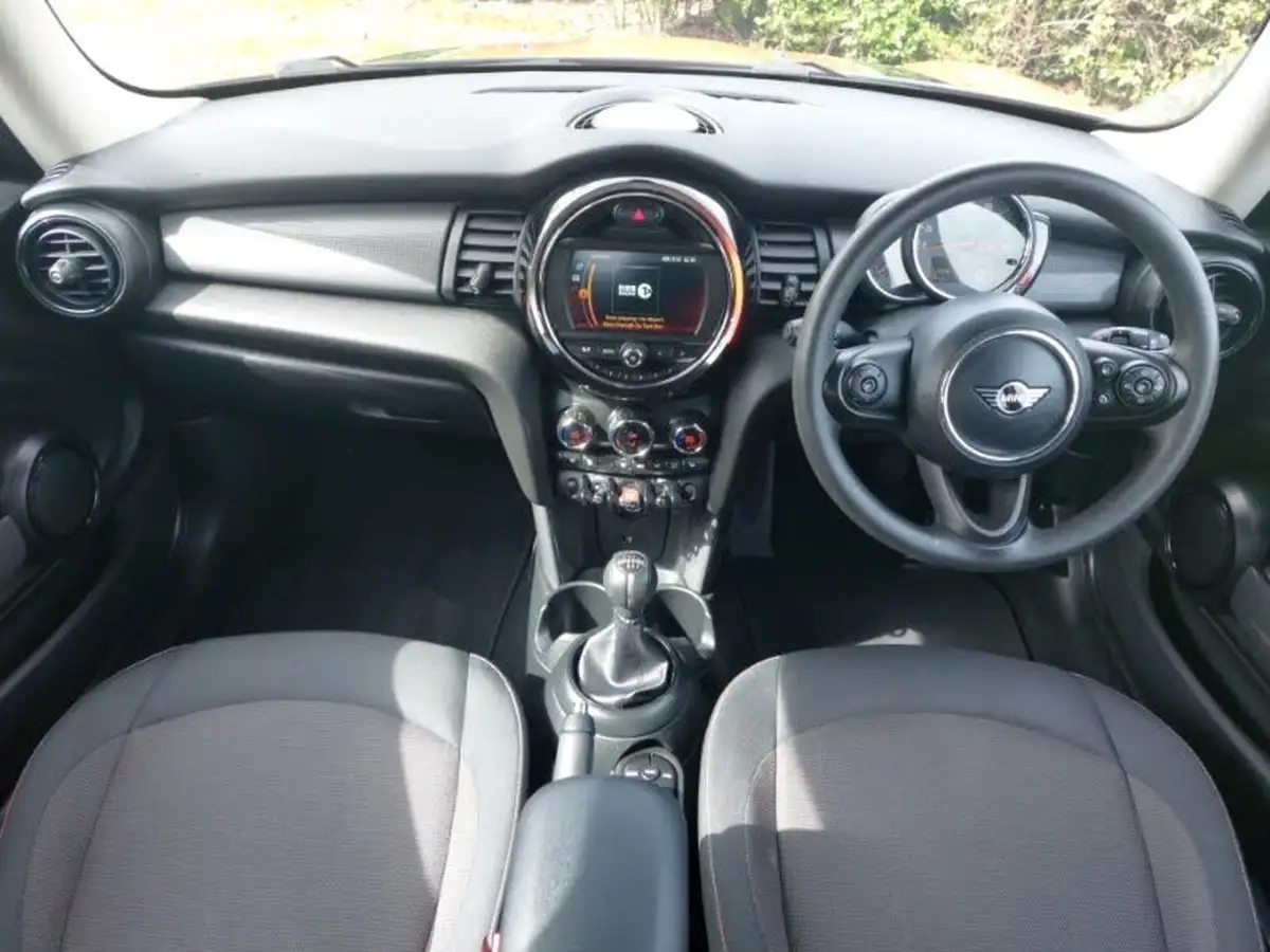 2018-mini-cooper-15-cooper-classic-ss-hatchback-3d-big-2