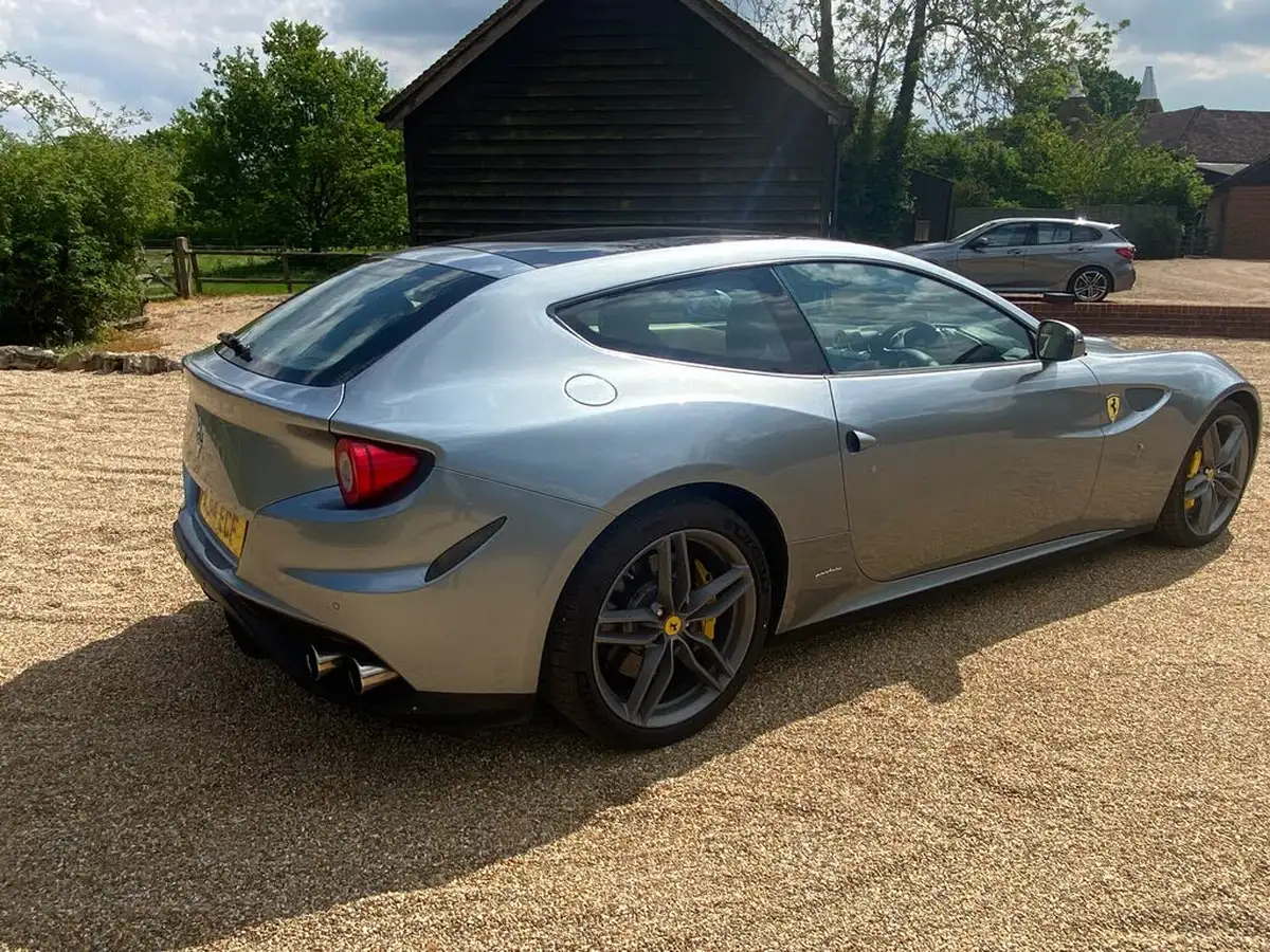 2014-ferrari-ff-63-big-8