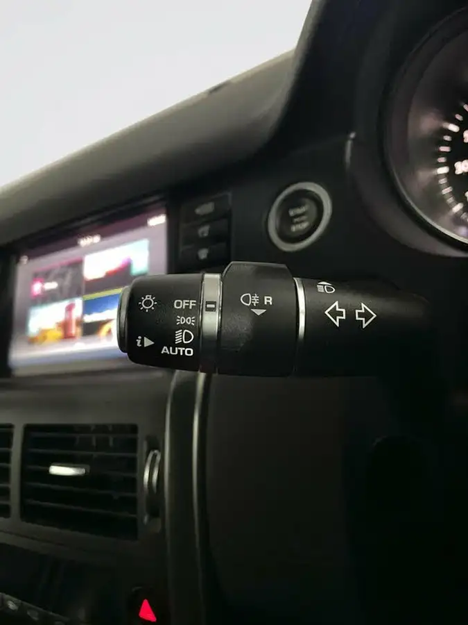 2018-land-rover-discovery-sport-20td4-landmark-big-18