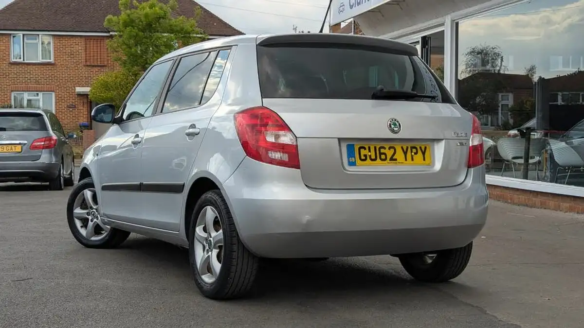2012-skoda-fabia-12-se-plus-105ps-plus-hatchback-1197cc-dsg-big-1