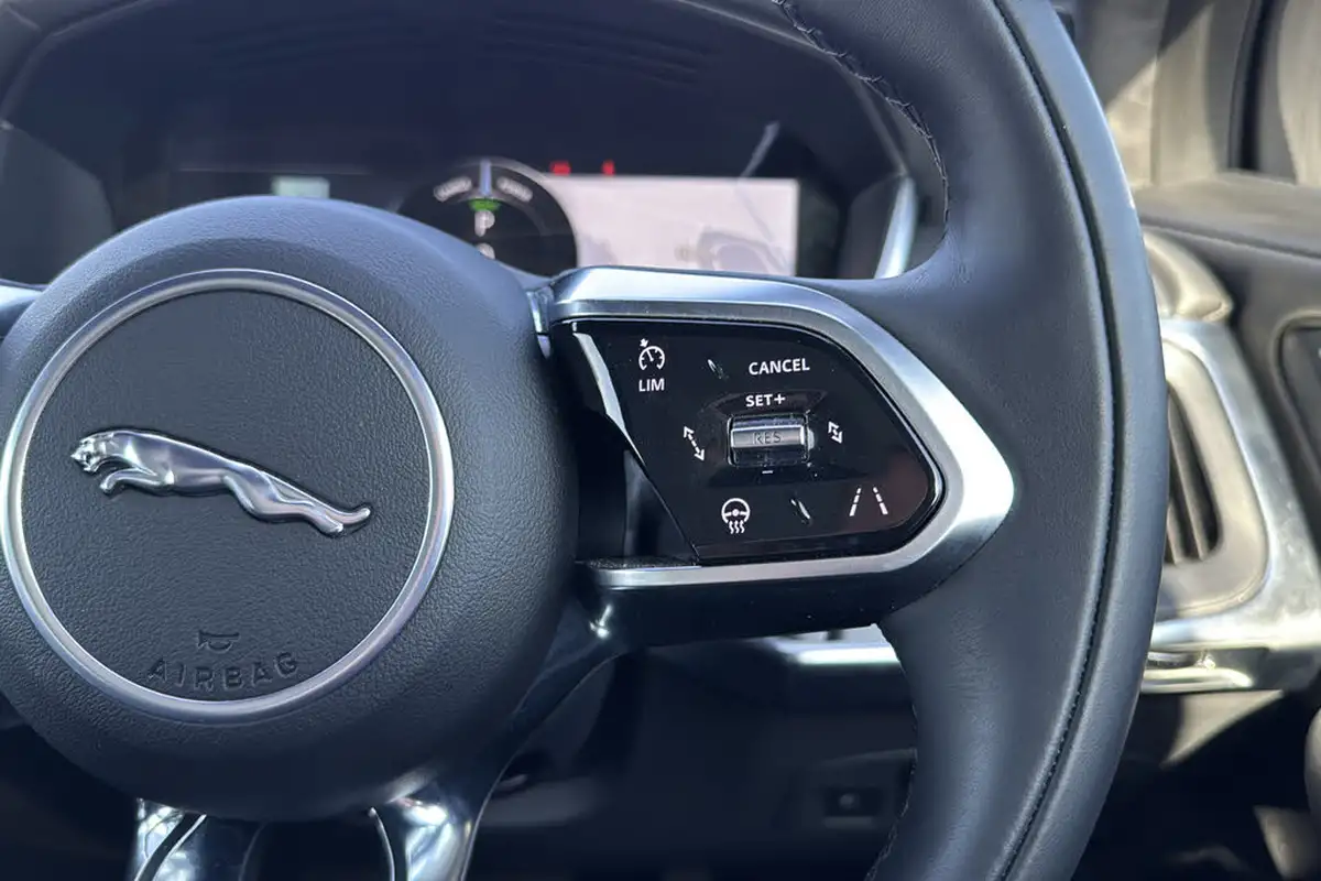 2024-jaguar-i-pace-ev400-r-dynamic-hse-black-big-15