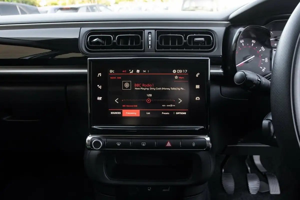 2018-citroen-c3-12-puretech-feel-82ps-big-21