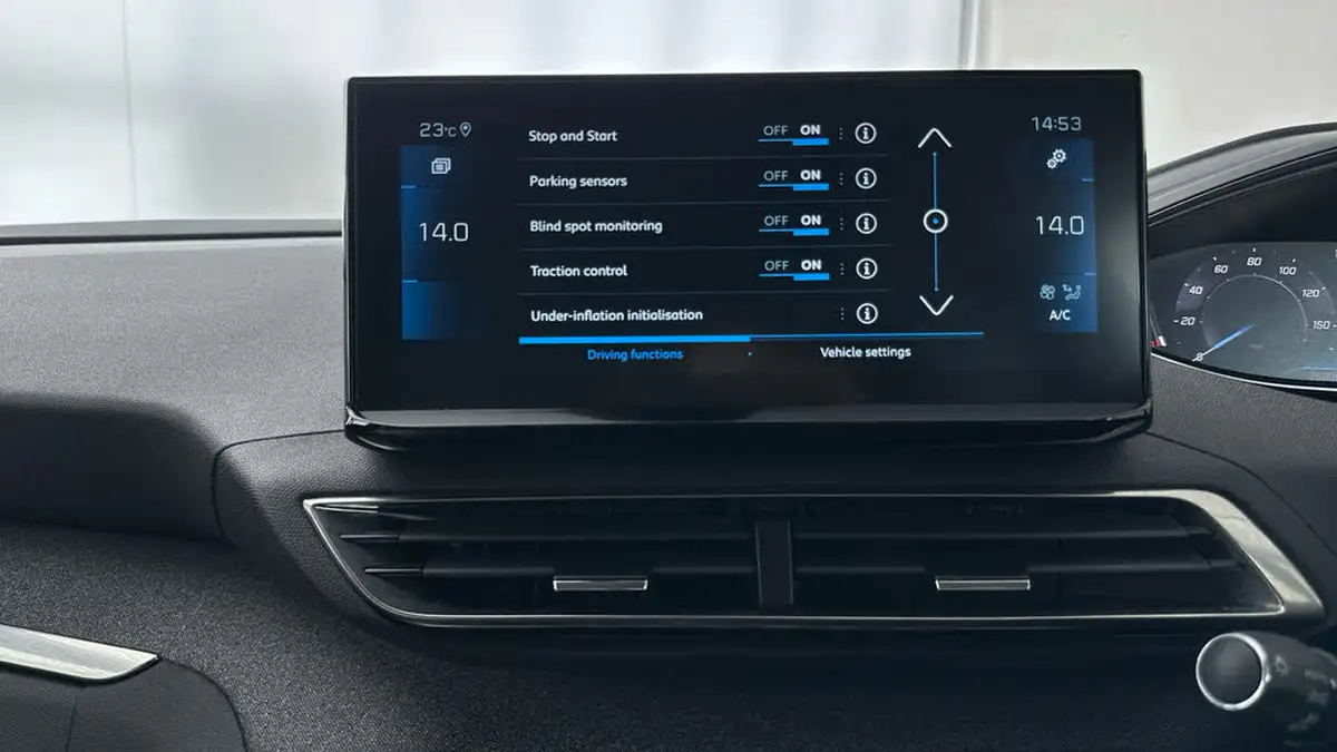 2021-peugeot-5008-suv-12-puretech-allure-premium-eat8-big-26