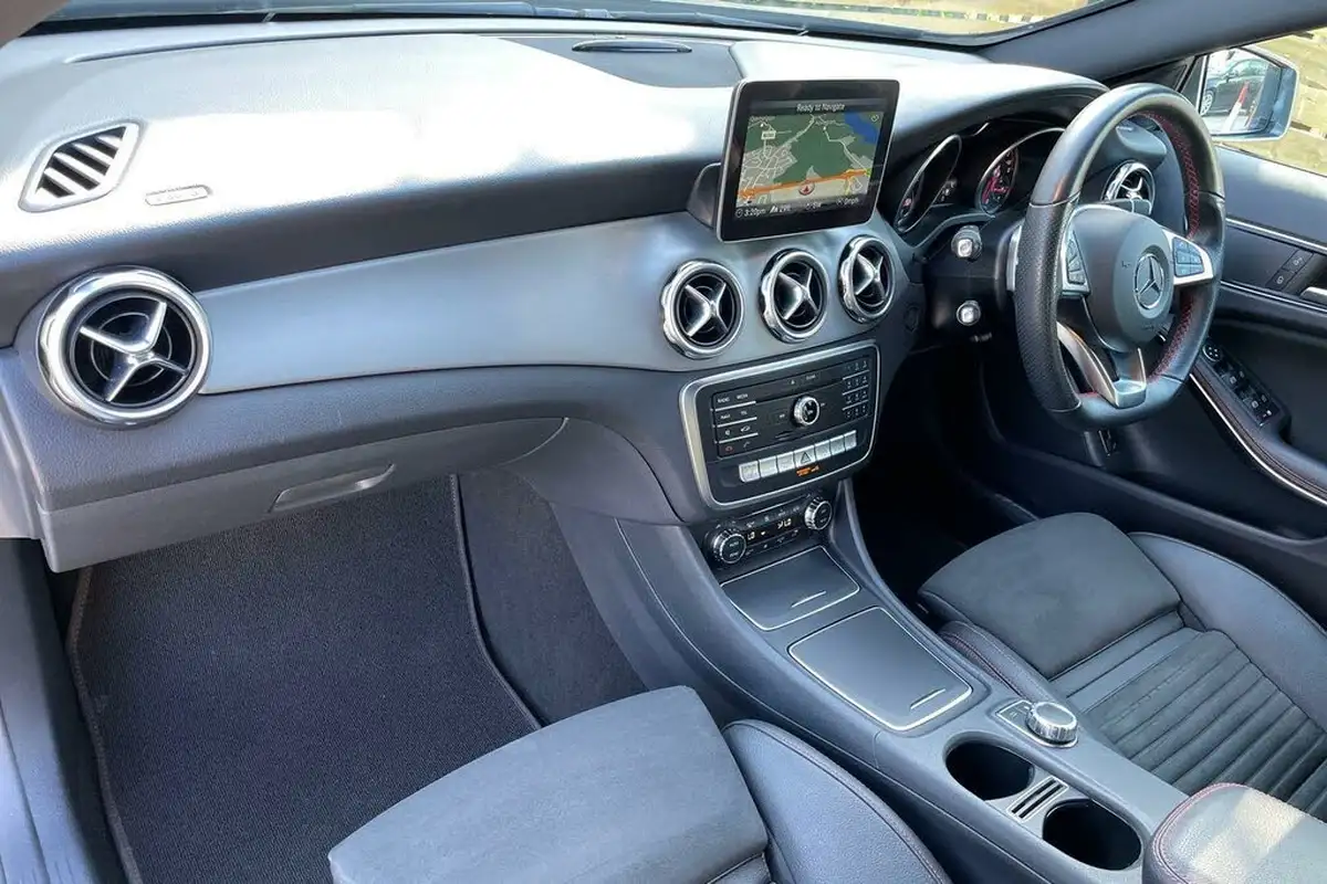 2019-mercedes-benz-gla-class-16-gla-200-amg-line-premiumss-7g-dct-big-26